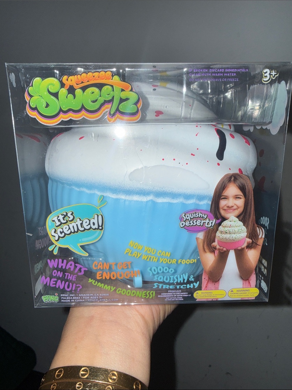 Squeezee Sweetz Scented Squishy Cupcake Blue